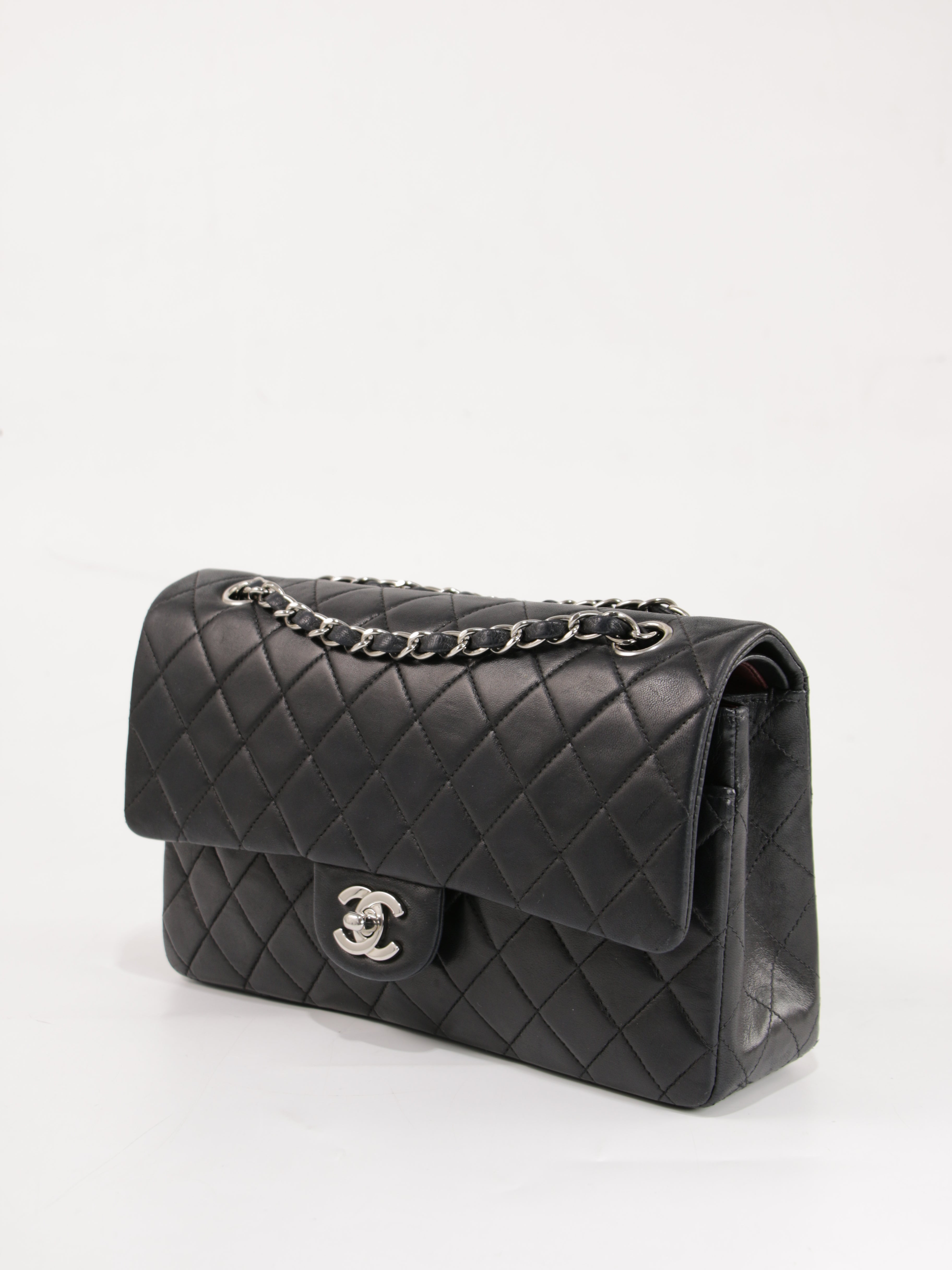 #131 Medium Classic Flap