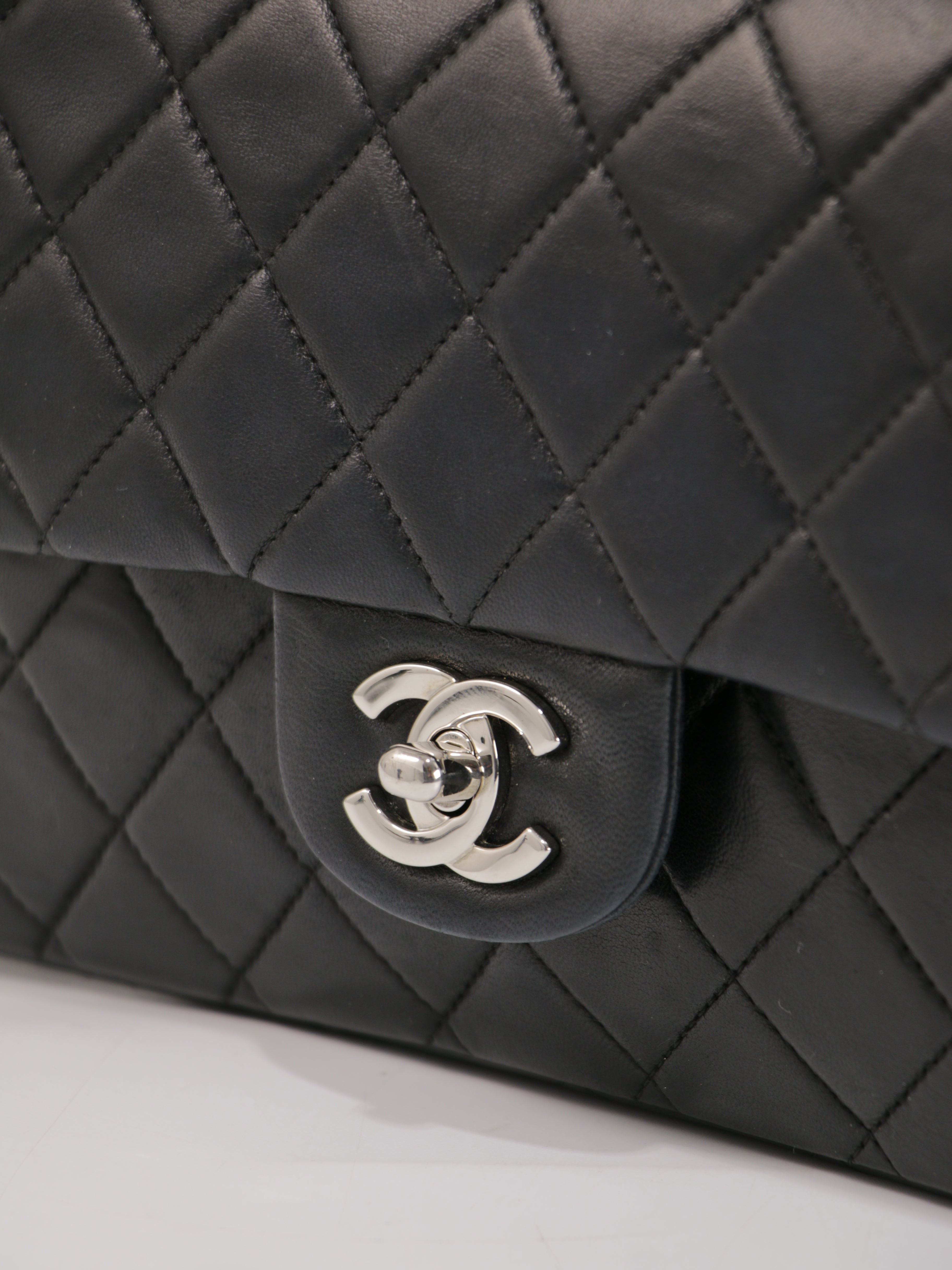 #131 Medium Classic Flap