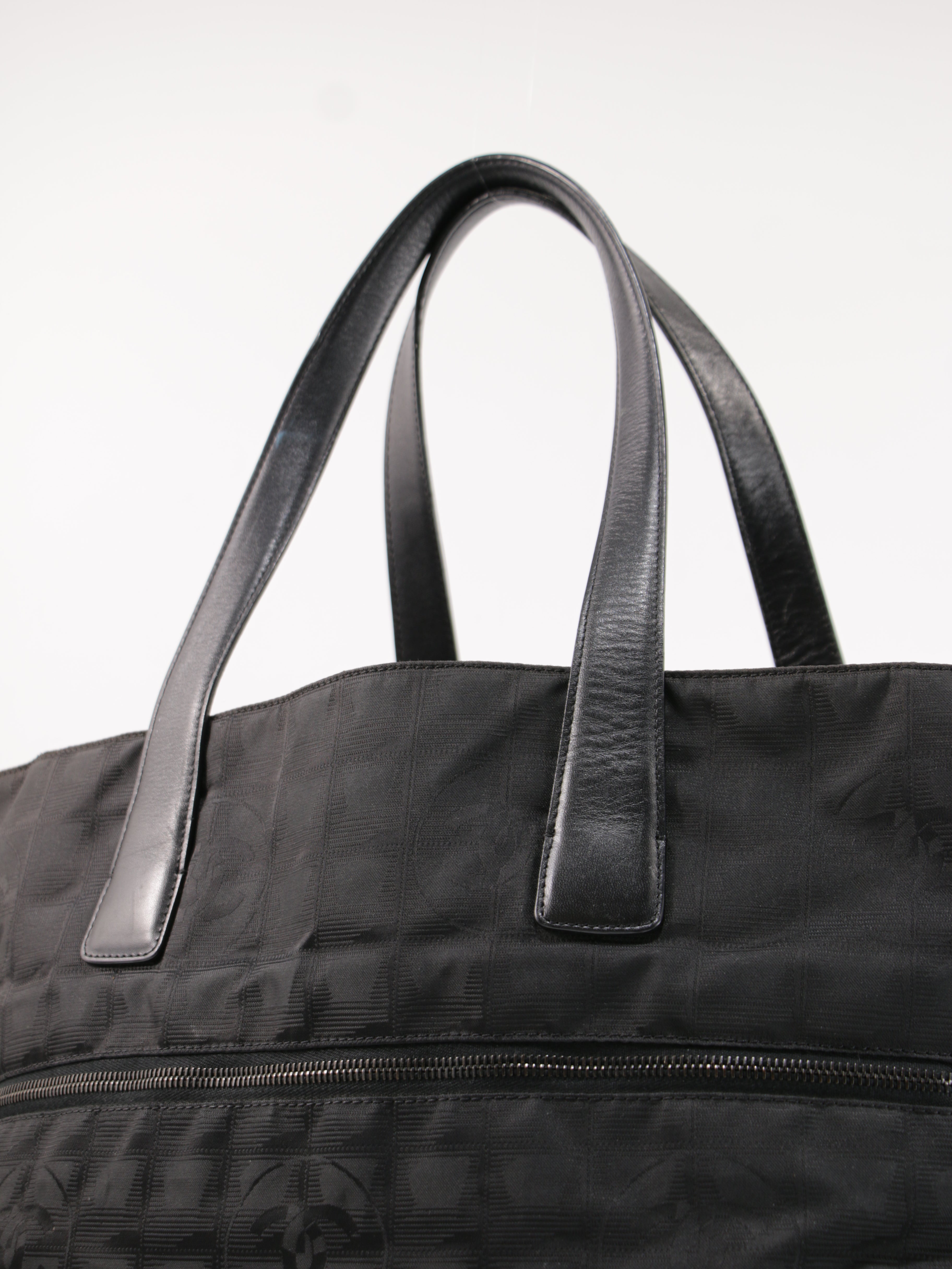 Large Travel Line Tote