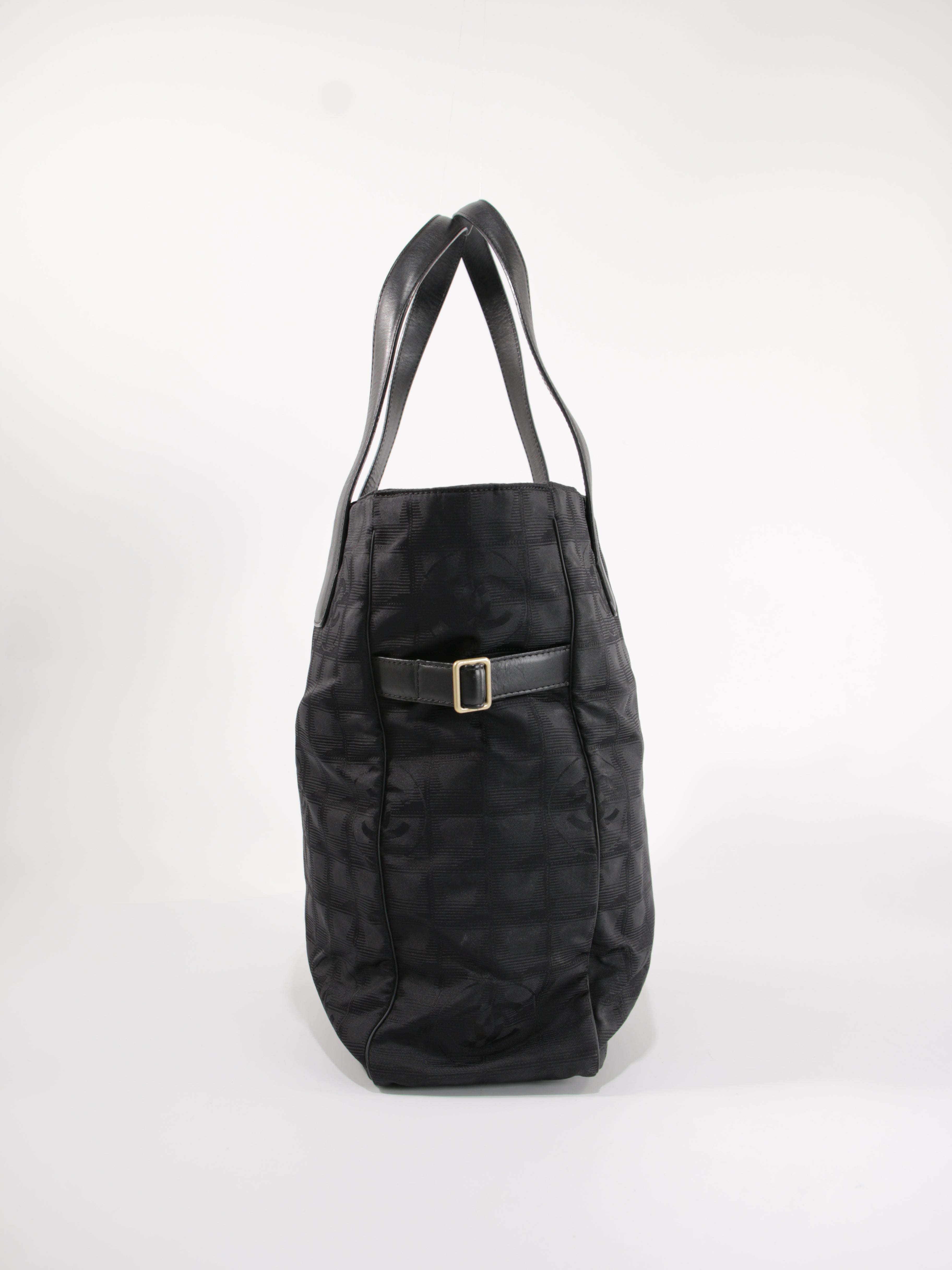 Large Travel Line Tote