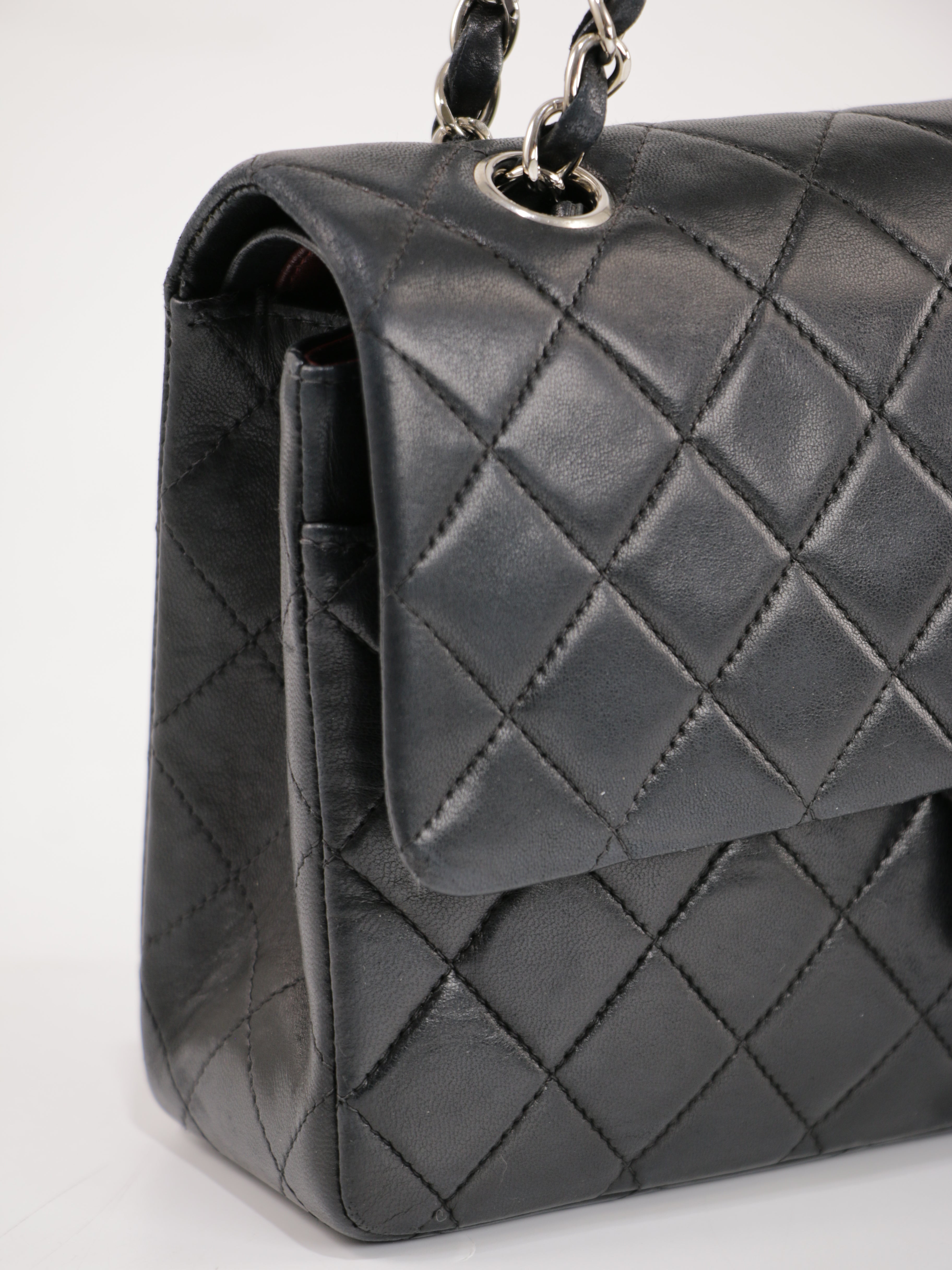 #131 Medium Classic Flap