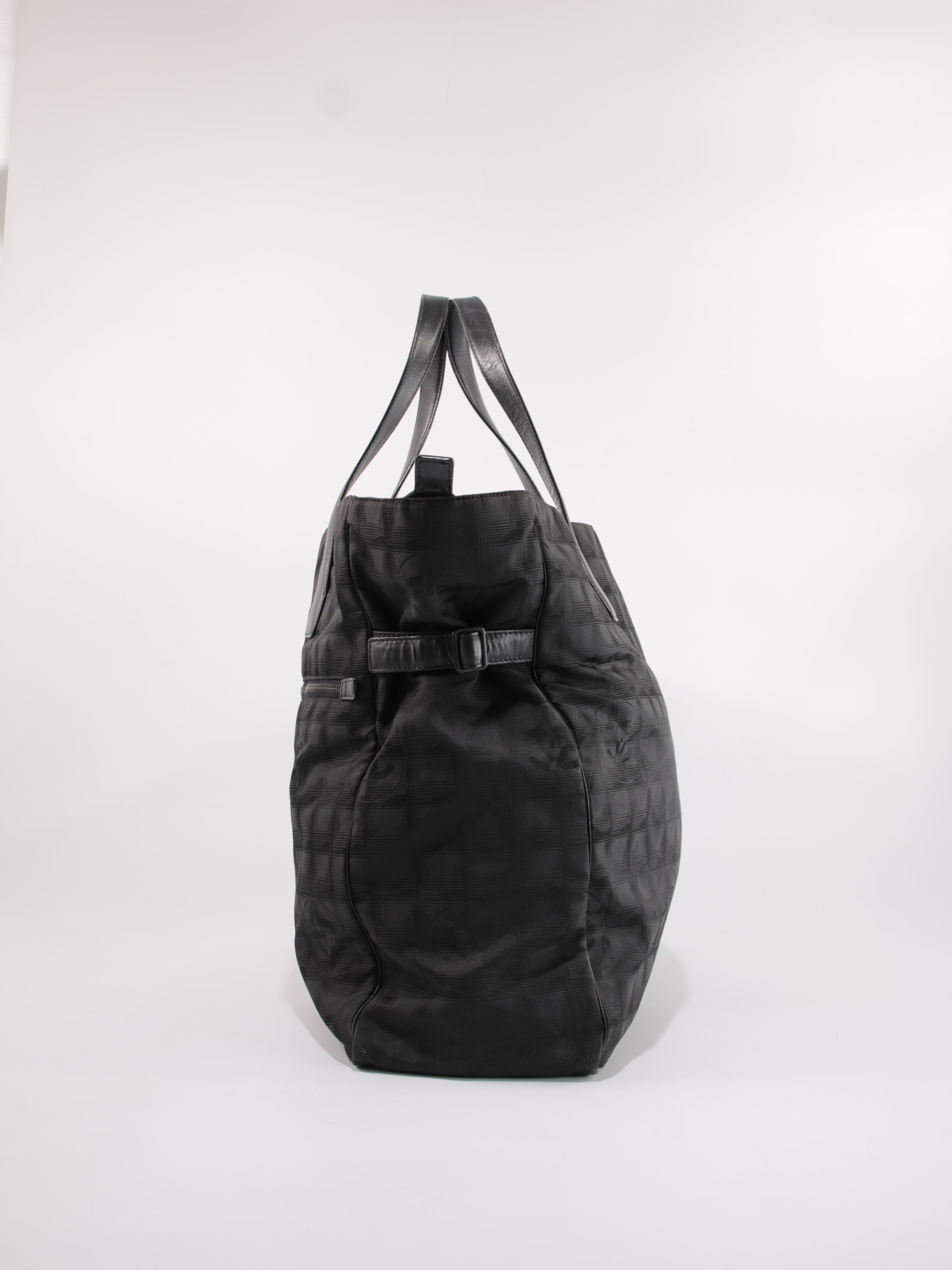 Large Travel Line Tote