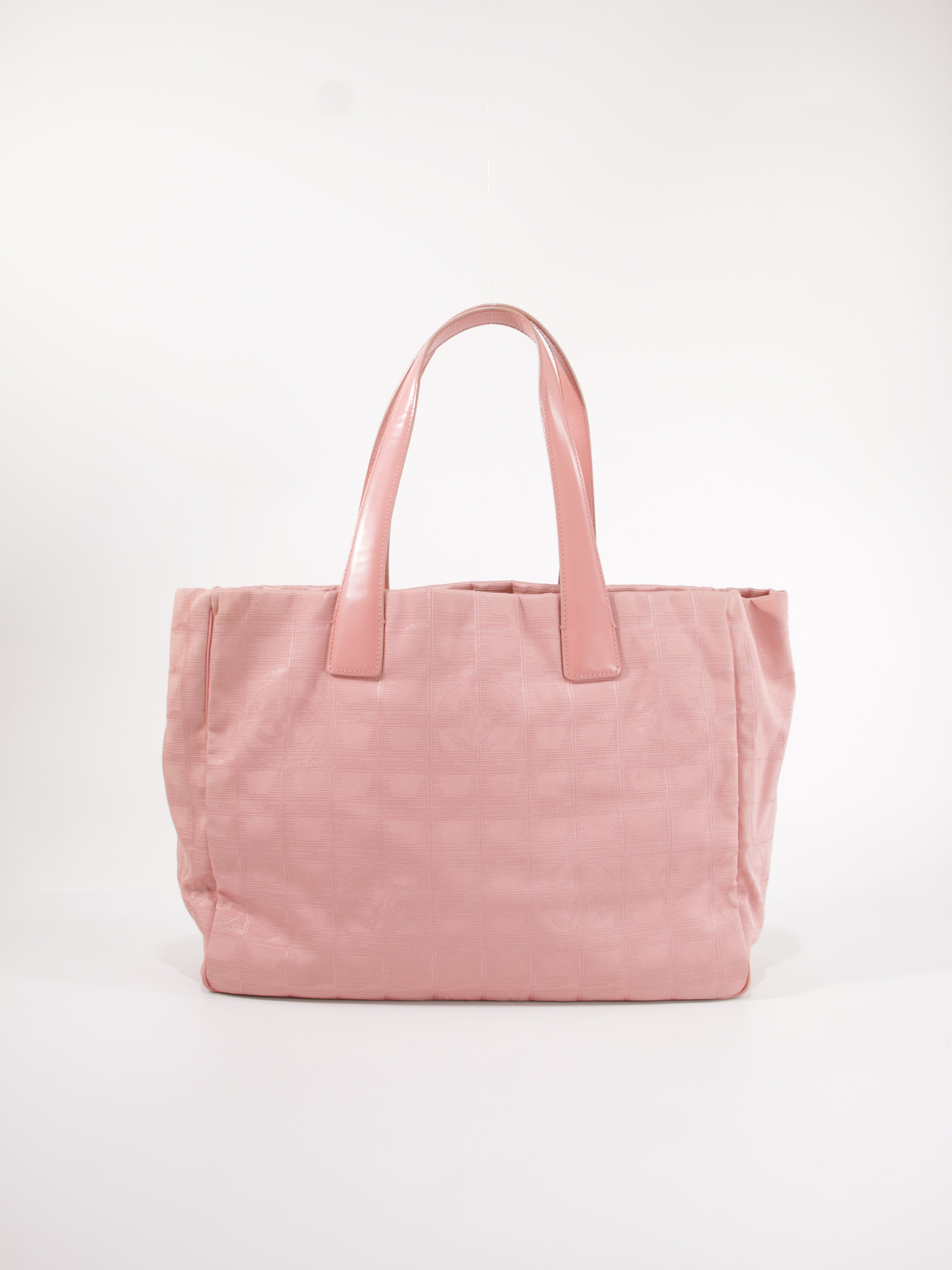 Medium New Travel Line Tote